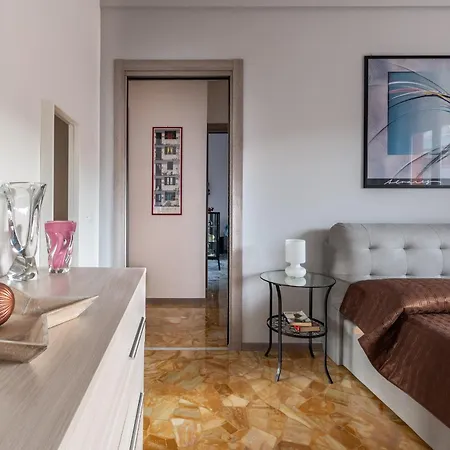 Spacious 4 Min To The Daire *