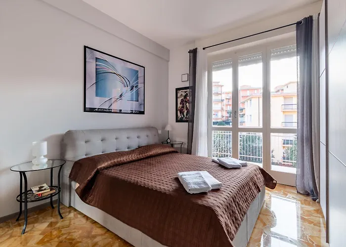 Apartment Spacious 4 Min To The *