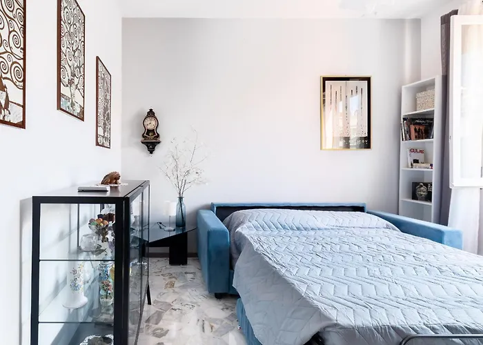 Spacious 4 Min To The